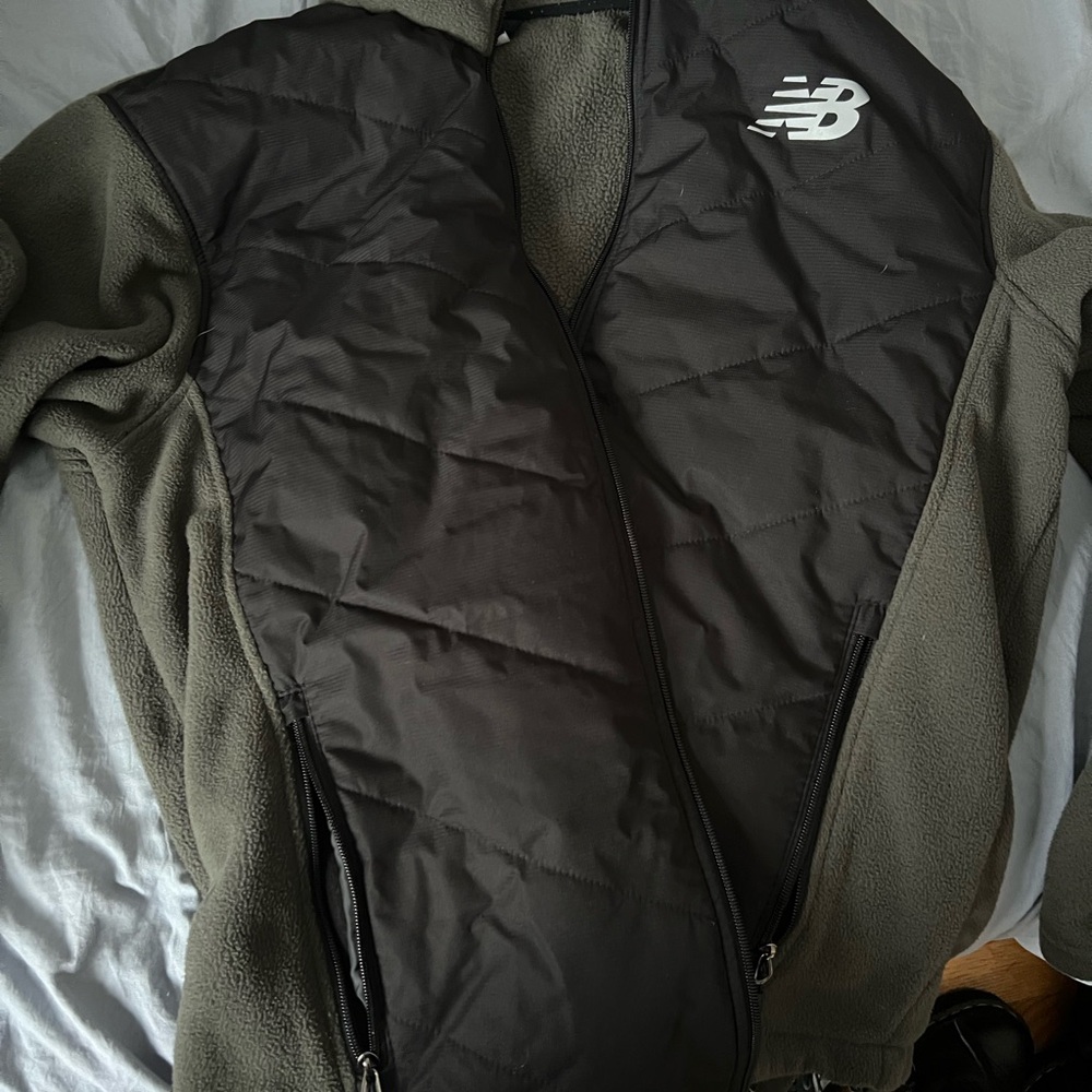 New Balance Men's Black and Gray Jacket